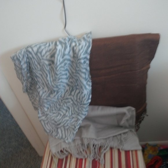 NWT women's scarves - Picture 1 of 4